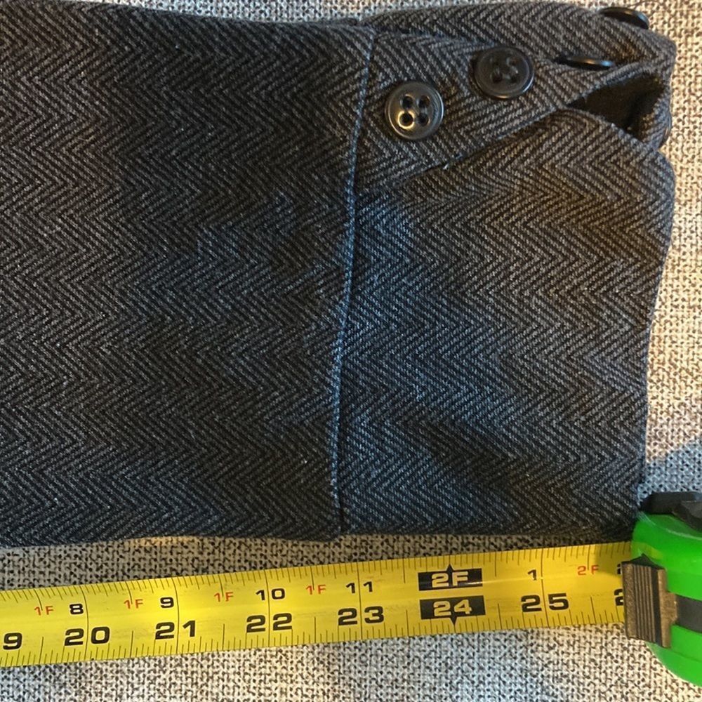 Trina Turk Cropped Pants - Picture 6 of 9